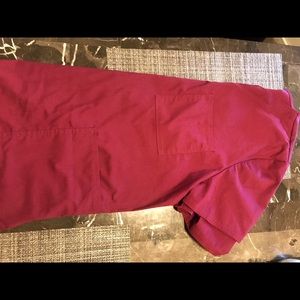 Wine scrub top with pockets 😊/unisex